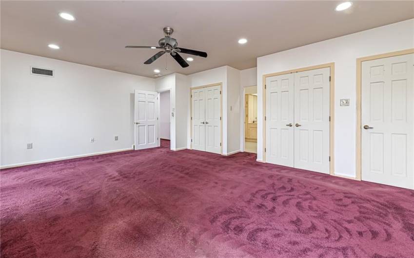2525 Greensburg Pike, Pittsburgh, PA 15221, 3 Bedrooms Bedrooms, 7 Rooms Rooms,3.1 BathroomsBathrooms,Residential,For Sale,Greensburg Pike,0,1707048
