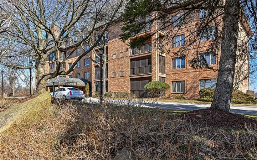 2525 Greensburg Pike, Pittsburgh, PA 15221, 3 Bedrooms Bedrooms, 7 Rooms Rooms,3.1 BathroomsBathrooms,Residential,For Sale,Greensburg Pike,0,1707048