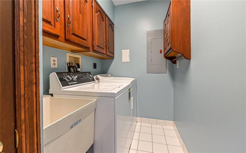 2525 Greensburg Pike, Pittsburgh, PA 15221, 3 Bedrooms Bedrooms, 7 Rooms Rooms,3.1 BathroomsBathrooms,Residential,For Sale,Greensburg Pike,0,1707048