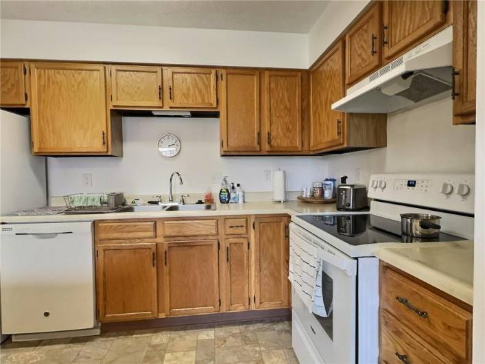 830 Main St, Washington, PA 15301, 2 Bedrooms Bedrooms, 8 Rooms Rooms,2 BathroomsBathrooms,Residential,For Sale,Main St,1707216