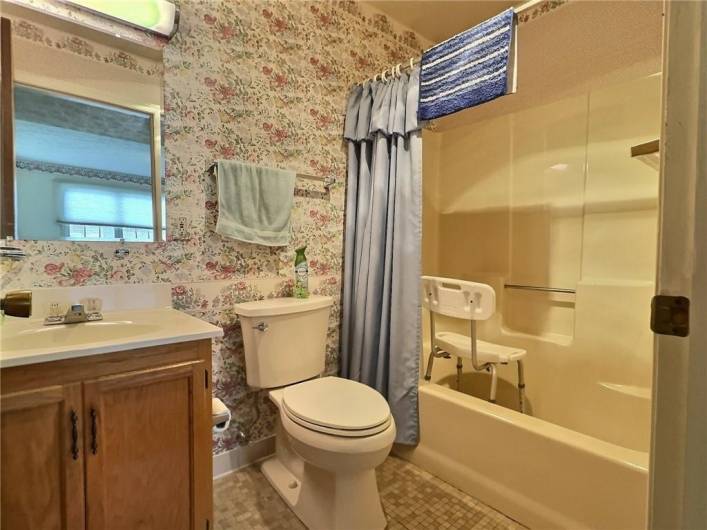 830 Main St, Washington, PA 15301, 2 Bedrooms Bedrooms, 8 Rooms Rooms,2 BathroomsBathrooms,Residential,For Sale,Main St,1707216