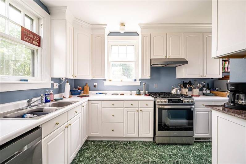 KITCHEN W/ WHITE CABINETRY, STAINLESS APPLIANCES