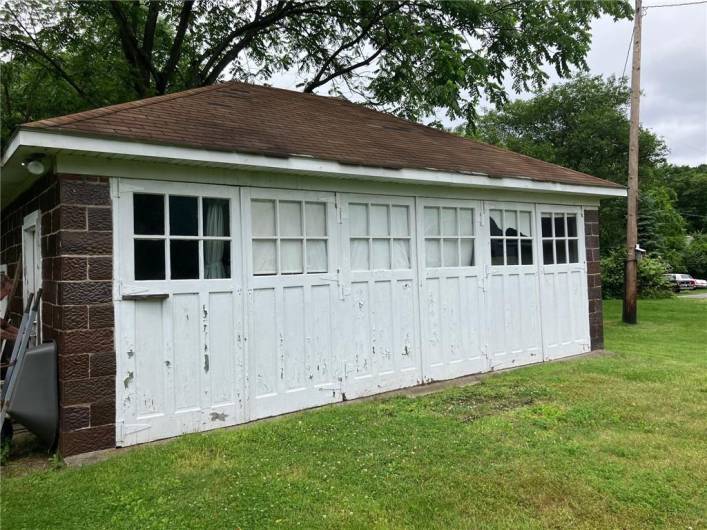 3 car garage