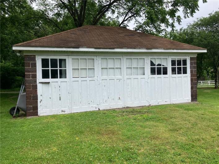 3 car garage