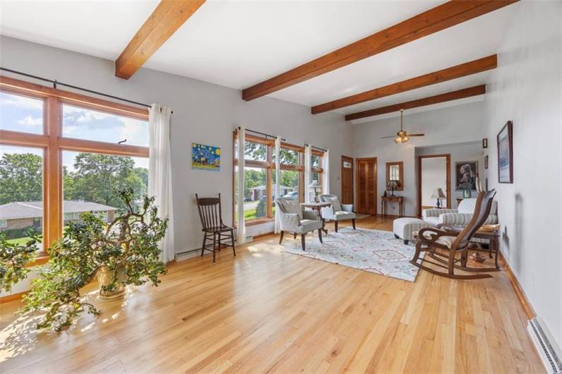 367 Crescent Drive, Washington, PA 15301, 4 Bedrooms Bedrooms, 11 Rooms Rooms,3 BathroomsBathrooms,Residential,For Sale,Crescent Drive,1707377