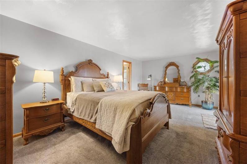 367 Crescent Drive, Washington, PA 15301, 4 Bedrooms Bedrooms, 11 Rooms Rooms,3 BathroomsBathrooms,Residential,For Sale,Crescent Drive,1707377