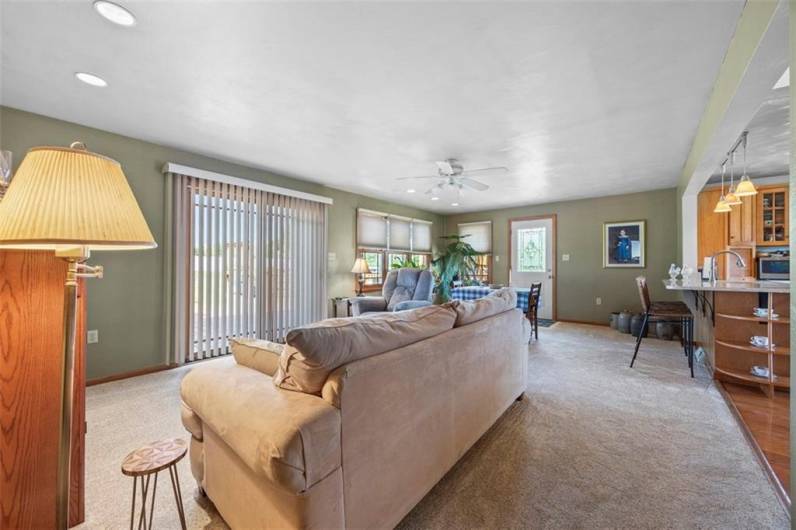 367 Crescent Drive, Washington, PA 15301, 4 Bedrooms Bedrooms, 11 Rooms Rooms,3 BathroomsBathrooms,Residential,For Sale,Crescent Drive,1707377