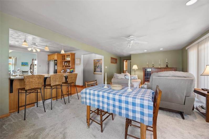 367 Crescent Drive, Washington, PA 15301, 4 Bedrooms Bedrooms, 11 Rooms Rooms,3 BathroomsBathrooms,Residential,For Sale,Crescent Drive,1707377
