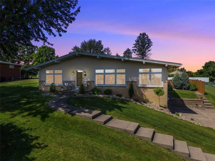 367 Crescent Drive, Washington, PA 15301, 4 Bedrooms Bedrooms, 11 Rooms Rooms,3 BathroomsBathrooms,Residential,For Sale,Crescent Drive,1707377