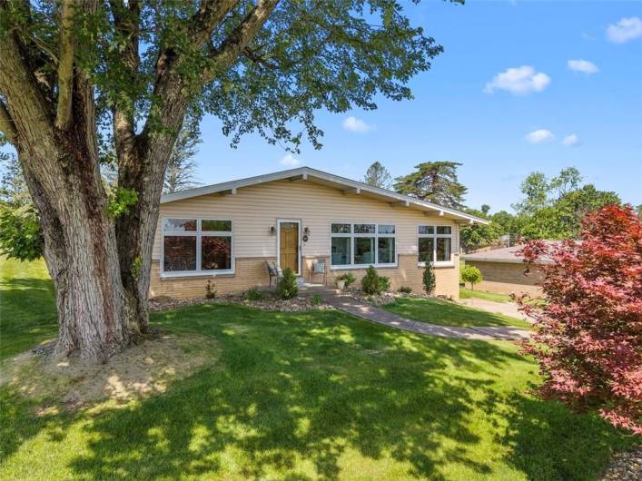 367 Crescent Drive, Washington, PA 15301, 4 Bedrooms Bedrooms, 11 Rooms Rooms,3 BathroomsBathrooms,Residential,For Sale,Crescent Drive,1707377
