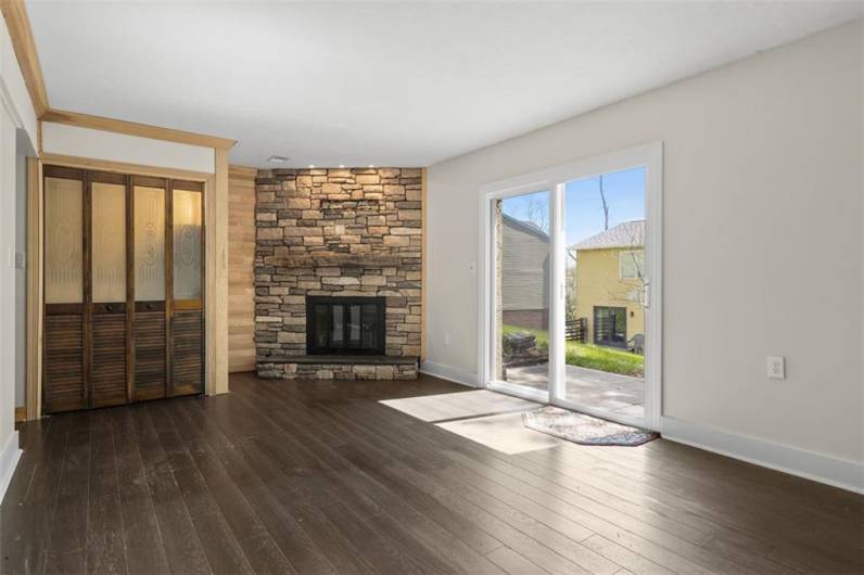 1402 Magnolia Ct., Bethel Park, PA 15102, 2 Bedrooms Bedrooms, 6 Rooms Rooms,2.1 BathroomsBathrooms,Residential,For Sale,Magnolia Ct.,1707819