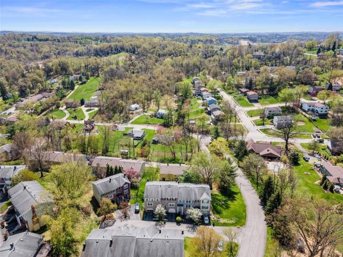 1402 Magnolia Ct., Bethel Park, PA 15102, 2 Bedrooms Bedrooms, 6 Rooms Rooms,2.1 BathroomsBathrooms,Residential,For Sale,Magnolia Ct.,1707819