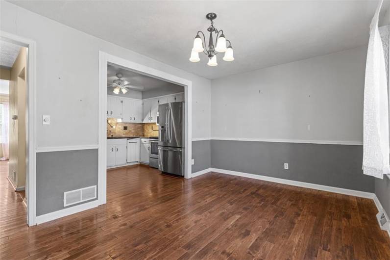 1402 Magnolia Ct., Bethel Park, PA 15102, 2 Bedrooms Bedrooms, 6 Rooms Rooms,2.1 BathroomsBathrooms,Residential,For Sale,Magnolia Ct.,1707819