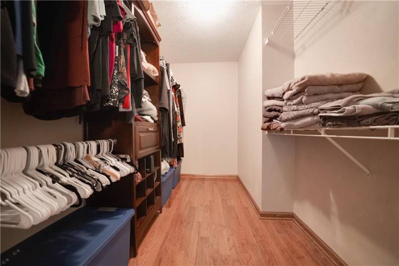 2673 Santa Barbara Dr, Bethel Park, PA 15102, 4 Bedrooms Bedrooms, 11 Rooms Rooms,2 BathroomsBathrooms,Residential,For Sale,Santa Barbara Dr,1707874