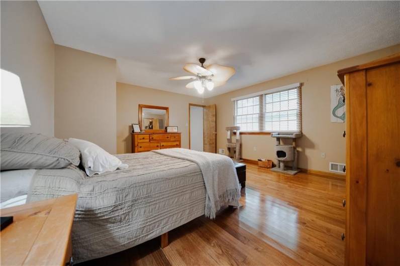 2673 Santa Barbara Dr, Bethel Park, PA 15102, 4 Bedrooms Bedrooms, 11 Rooms Rooms,2 BathroomsBathrooms,Residential,For Sale,Santa Barbara Dr,1707874