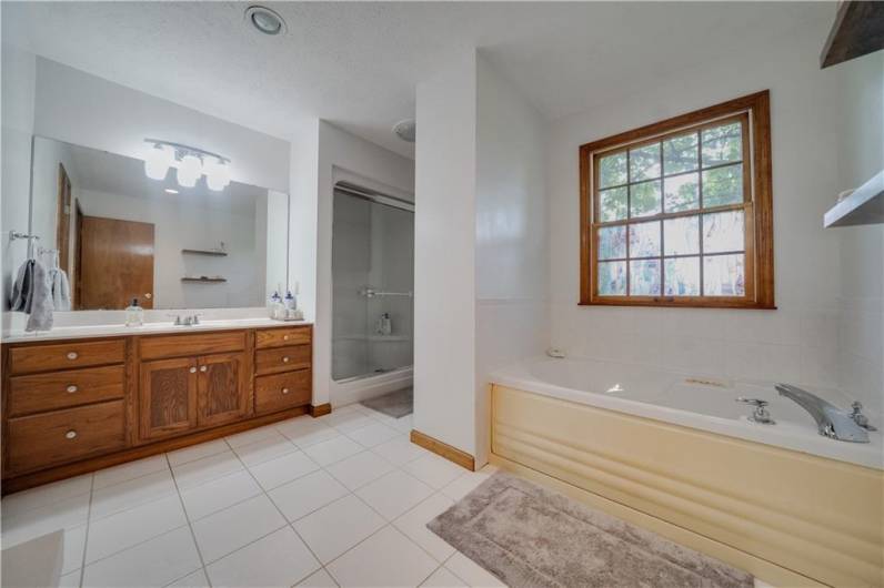 2673 Santa Barbara Dr, Bethel Park, PA 15102, 4 Bedrooms Bedrooms, 11 Rooms Rooms,2 BathroomsBathrooms,Residential,For Sale,Santa Barbara Dr,1707874