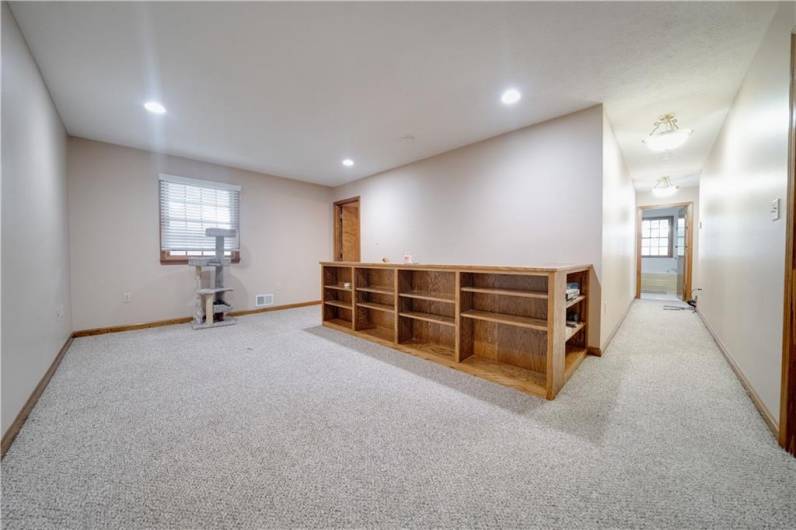 2673 Santa Barbara Dr, Bethel Park, PA 15102, 4 Bedrooms Bedrooms, 11 Rooms Rooms,2 BathroomsBathrooms,Residential,For Sale,Santa Barbara Dr,1707874