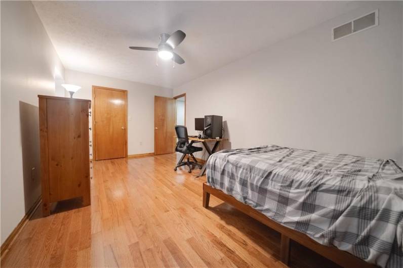 2673 Santa Barbara Dr, Bethel Park, PA 15102, 4 Bedrooms Bedrooms, 11 Rooms Rooms,2 BathroomsBathrooms,Residential,For Sale,Santa Barbara Dr,1707874