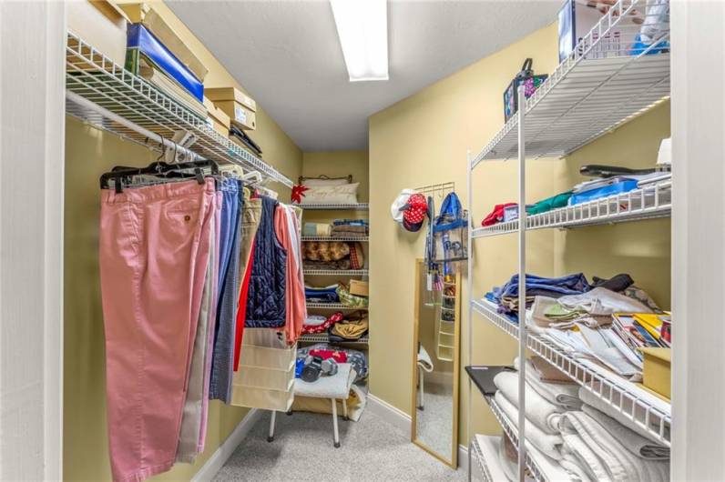 Walk-In Closet 803 Sheriffs Court