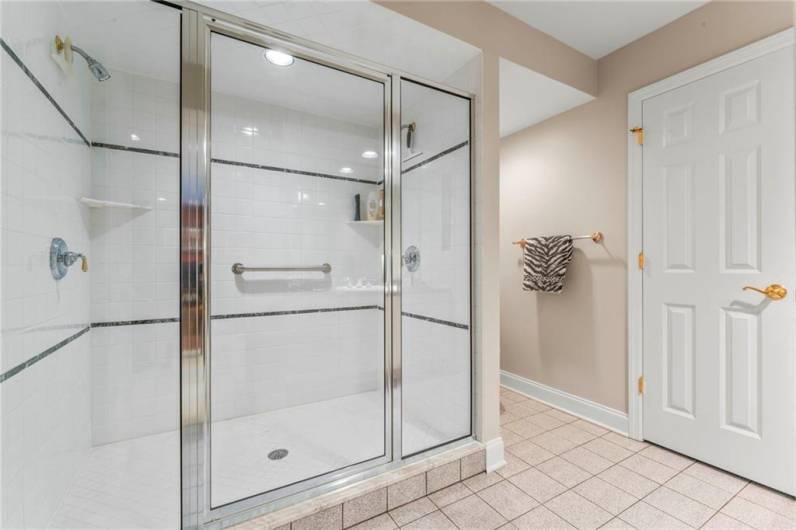 Full Bath 803 Sheriffs Court