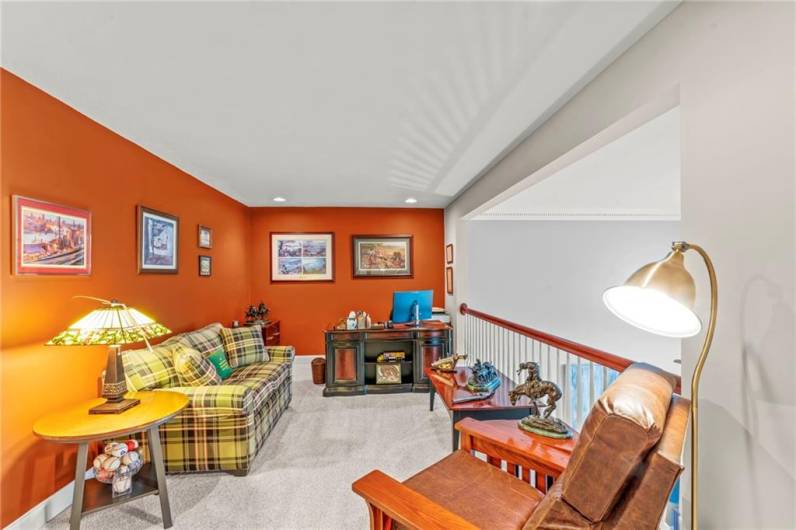 Den/Loft 803 Sheriffs Court