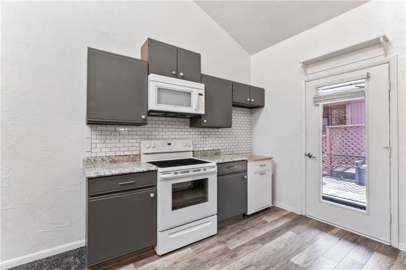 149 Greenwood Dr, Canonsburg, PA 15317, 1 Bedroom Bedrooms, 3 Rooms Rooms,1 BathroomBathrooms,Residential,For Sale,Greenwood Dr,1708086