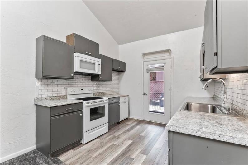 149 Greenwood Dr, Canonsburg, PA 15317, 1 Bedroom Bedrooms, 3 Rooms Rooms,1 BathroomBathrooms,Residential,For Sale,Greenwood Dr,1708086