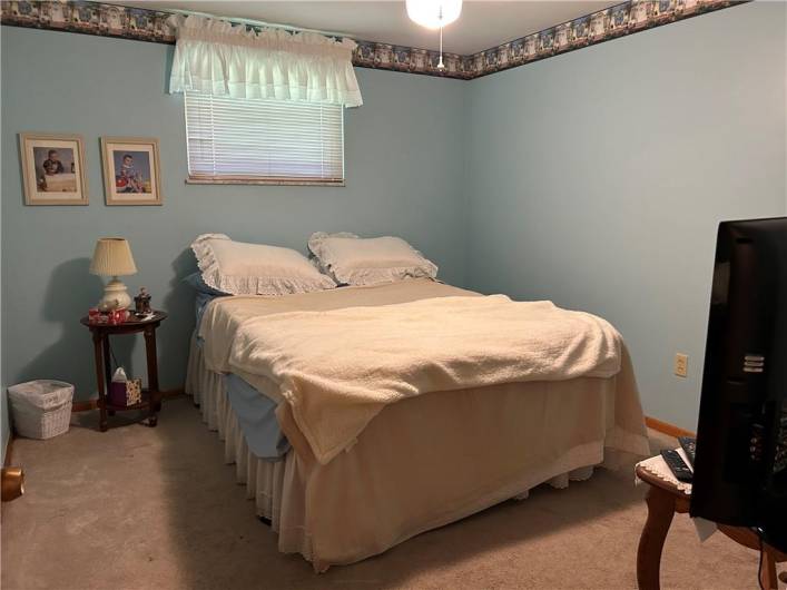 2nd bedroom