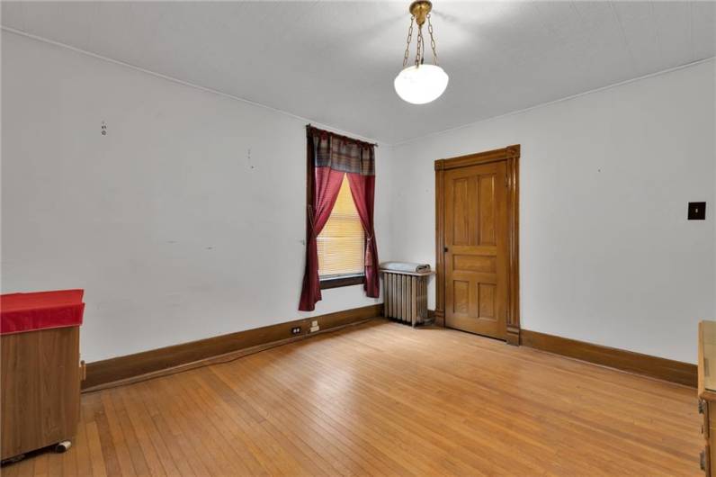 13'x12' second bedroom