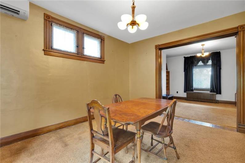 Comfortably sized dining room!