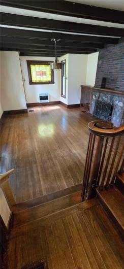 Living room without carpet
