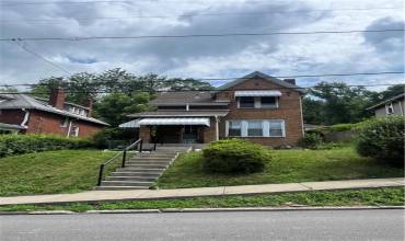 Welcome to 229 Avenue A in Forest Hills!