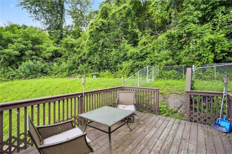 DECK SPACE