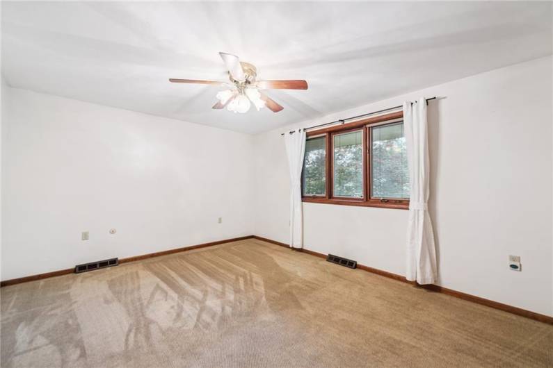 12219 ROTH DR., IRWIN, PA 15642, 5 Bedrooms Bedrooms, 13 Rooms Rooms,3.1 BathroomsBathrooms,Residential,For Sale,ROTH DR.,0,1709727