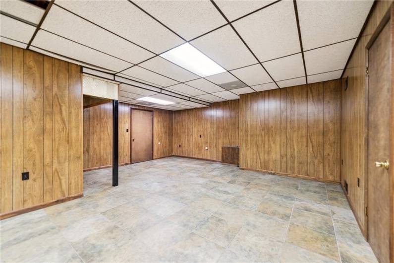 12219 ROTH DR., IRWIN, PA 15642, 5 Bedrooms Bedrooms, 13 Rooms Rooms,3.1 BathroomsBathrooms,Residential,For Sale,ROTH DR.,0,1709727