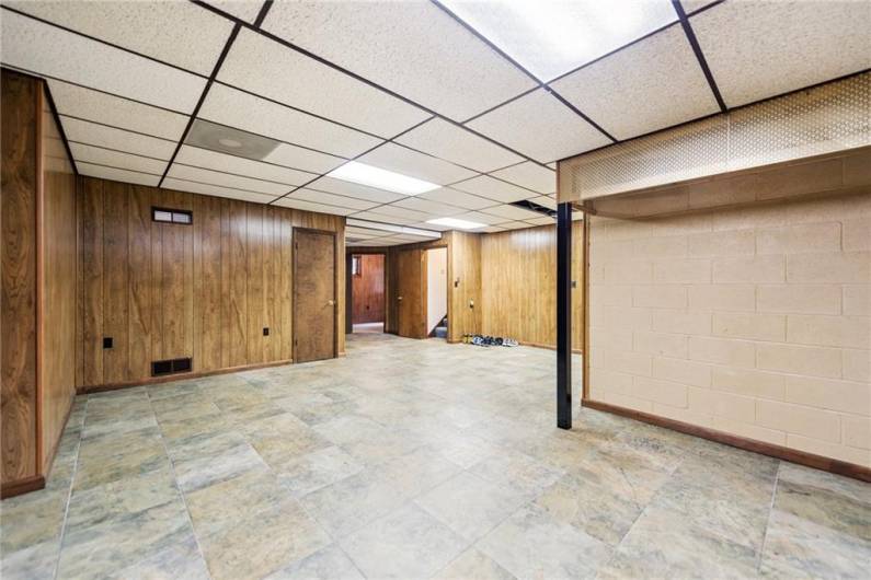 12219 ROTH DR., IRWIN, PA 15642, 5 Bedrooms Bedrooms, 13 Rooms Rooms,3.1 BathroomsBathrooms,Residential,For Sale,ROTH DR.,0,1709727