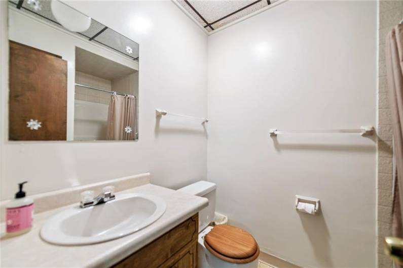 12219 ROTH DR., IRWIN, PA 15642, 5 Bedrooms Bedrooms, 13 Rooms Rooms,3.1 BathroomsBathrooms,Residential,For Sale,ROTH DR.,0,1709727