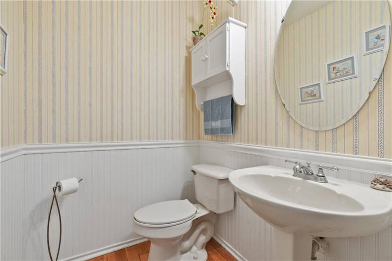 348 Treetop Dr, Canonsburg, PA 15317, 3 Bedrooms Bedrooms, 9 Rooms Rooms,2.1 BathroomsBathrooms,Residential,For Sale,Treetop Dr,0,1709747