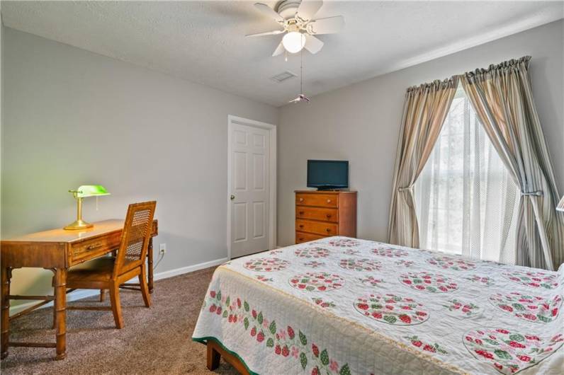 348 Treetop Dr, Canonsburg, PA 15317, 3 Bedrooms Bedrooms, 9 Rooms Rooms,2.1 BathroomsBathrooms,Residential,For Sale,Treetop Dr,0,1709747