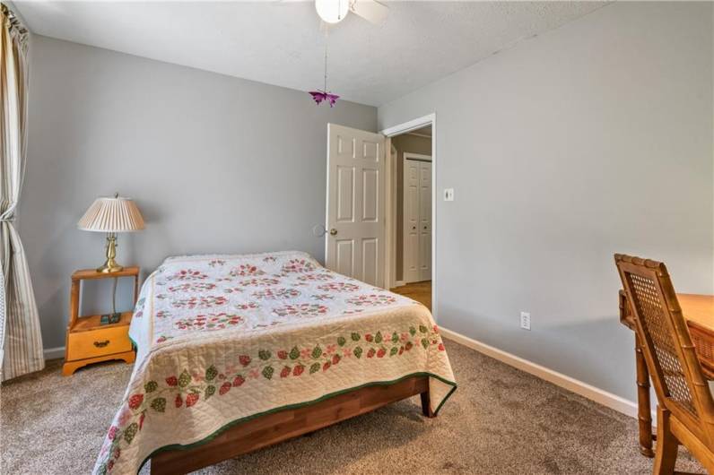 348 Treetop Dr, Canonsburg, PA 15317, 3 Bedrooms Bedrooms, 9 Rooms Rooms,2.1 BathroomsBathrooms,Residential,For Sale,Treetop Dr,0,1709747