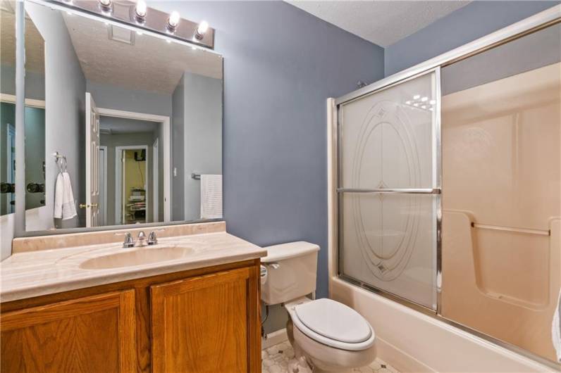 348 Treetop Dr, Canonsburg, PA 15317, 3 Bedrooms Bedrooms, 9 Rooms Rooms,2.1 BathroomsBathrooms,Residential,For Sale,Treetop Dr,0,1709747