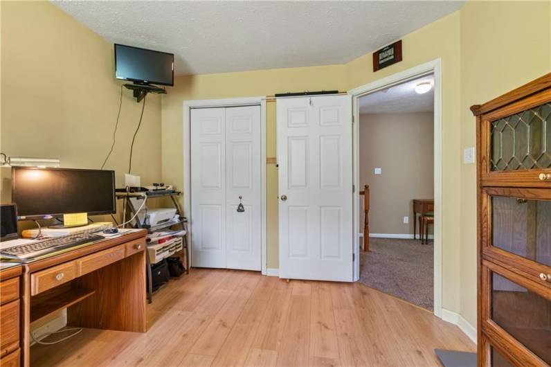 348 Treetop Dr, Canonsburg, PA 15317, 3 Bedrooms Bedrooms, 9 Rooms Rooms,2.1 BathroomsBathrooms,Residential,For Sale,Treetop Dr,0,1709747