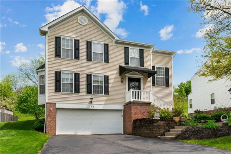 348 Treetop Dr, Canonsburg, PA 15317, 3 Bedrooms Bedrooms, 9 Rooms Rooms,2.1 BathroomsBathrooms,Residential,For Sale,Treetop Dr,0,1709747