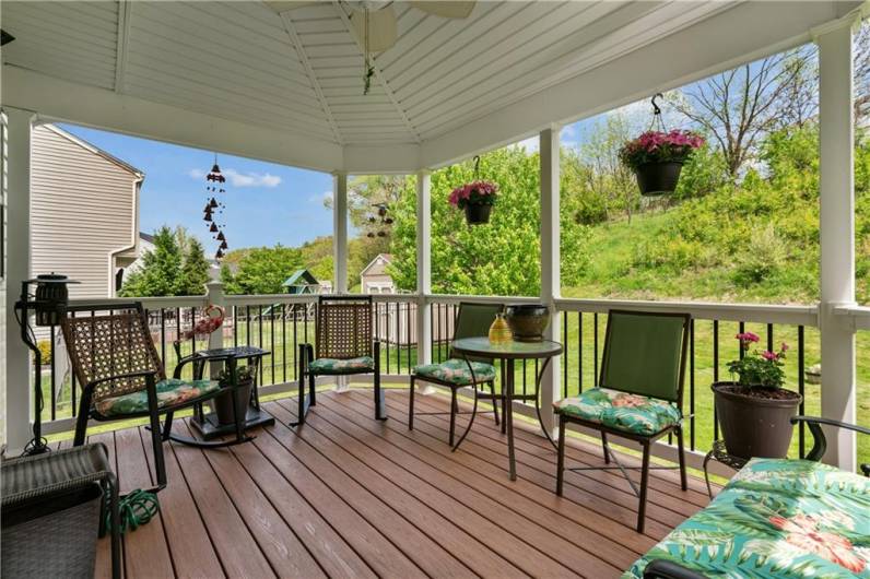 348 Treetop Dr, Canonsburg, PA 15317, 3 Bedrooms Bedrooms, 9 Rooms Rooms,2.1 BathroomsBathrooms,Residential,For Sale,Treetop Dr,0,1709747