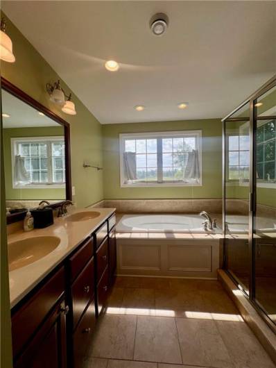 4019 Winterberry Ct, Canonsburg, PA 15317, 4 Bedrooms Bedrooms, ,2.2 BathroomsBathrooms,Residential,For Sale,Winterberry Ct,1709820