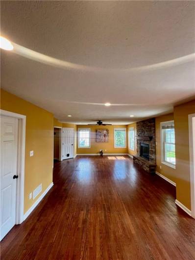 4019 Winterberry Ct, Canonsburg, PA 15317, 4 Bedrooms Bedrooms, ,2.2 BathroomsBathrooms,Residential,For Sale,Winterberry Ct,1709820