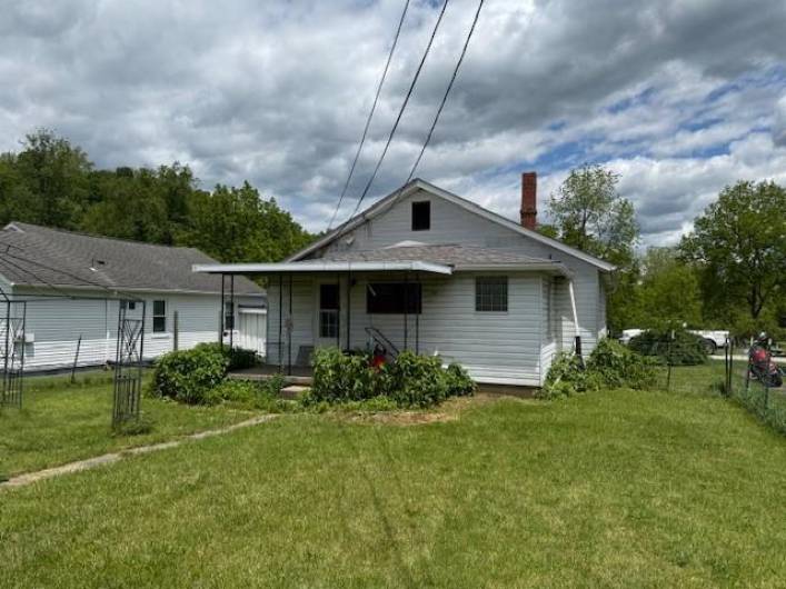 backyard - fenced in