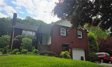 305 Naylor, Johnstown, PA 15906, 3 Bedrooms Bedrooms, ,1.1 BathroomsBathrooms,Residential,For Sale,Naylor,1709346