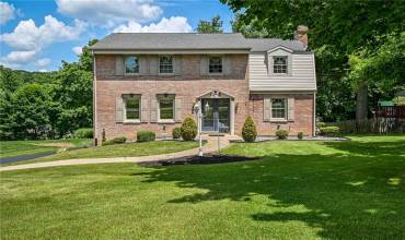 2276 Rochester Rd, Pittsburgh, PA 15237, 4 Bedrooms Bedrooms, 8 Rooms Rooms,2.1 BathroomsBathrooms,Residential,For Sale,Rochester Rd,1709397