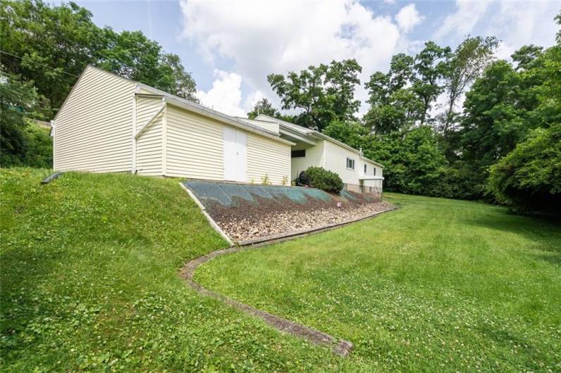 5731 Interboro, Pittsburgh, PA 15207, 3 Bedrooms Bedrooms, 9 Rooms Rooms,2.1 BathroomsBathrooms,Residential,For Sale,Interboro,0,1709717